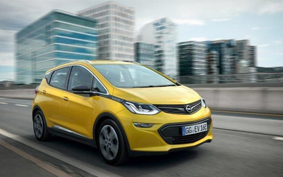 Opel Ampera z silnikiem elektrycznym może przejechać, według producenta, 400 km po jednym ładowaniu 