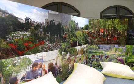 Fotoinstalacja, przedstawiająca społeczny projekt Ogrodu Księżniczek w Berlinie