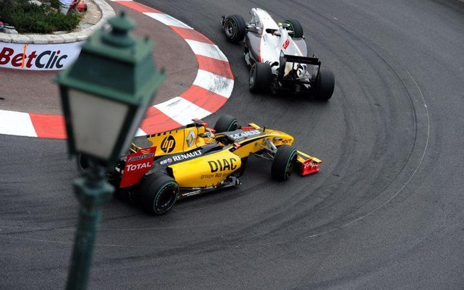 Kamui Kobayashi i Rober Kubica na torze w Monaco