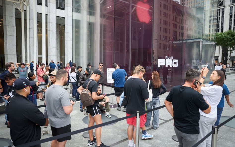 Początek sprzedaży iPhone'a 18 jest bardzo obiecujący. Apple liczy na to, że i po kolejny produkt bę