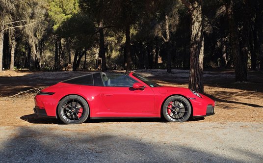 Porsche 911 GTS t-hybrid w wersji Targa