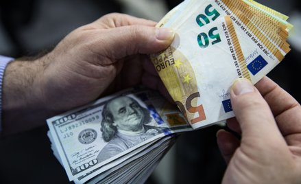 Atrakcyjne oprocentowanie tylko dla lokat w euro i dolarach