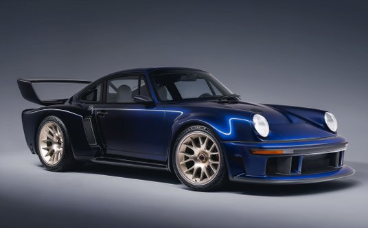 Porsche 911 DLS Turbo - można zamówić w konfiguracji nastawionej na jazdę drogową lub torową.