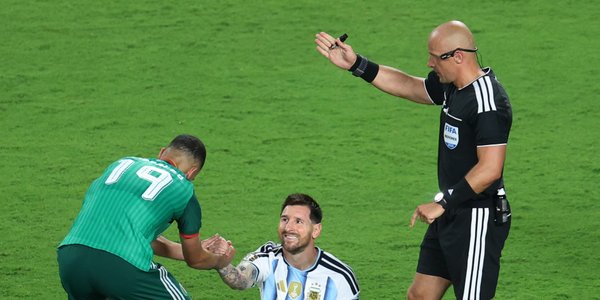 Adam Lyczmański dla „Rzeczpospolitej”: Messi powinien dostać czerwoną kartkę