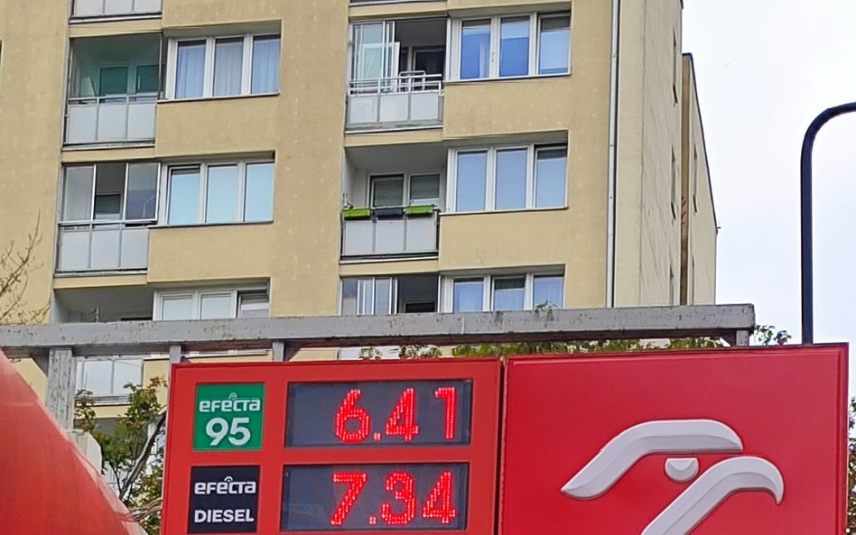 Od poniedziałku ponownie zaczął obowiązywać, choć w ograniczonym zakresie, pakiet Ceny Paliwa Niżej 