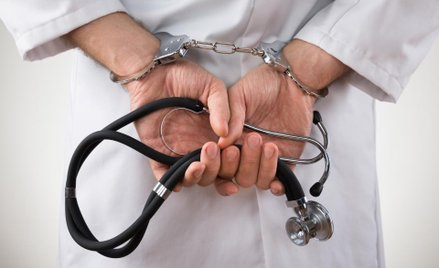 SN: lekarz zawieszony za wydawanie zaświadczeń potrzebnych do pozwolenia na broń