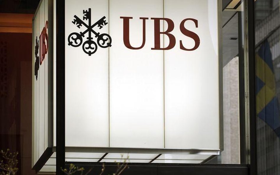 Szwajcarski rząd sprzedaje akcje UBS