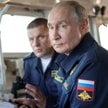 Władimir Putin na pokładzie rosyjskiego krążownika rakietowego Wariag