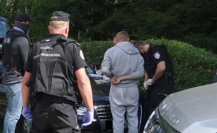 Luksusowe samochody dla funkcjonariuszy KAS