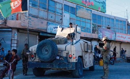 Wojska rządowe w centrum Heratu, najważniejszego miasta na zachodzie. Talibowie są już niedaleko