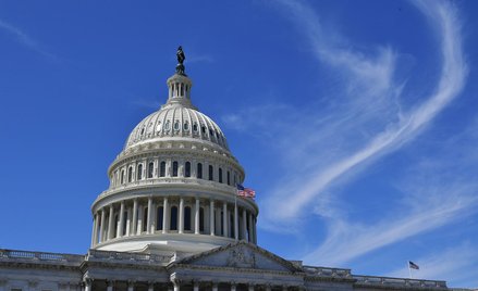 USA: Kongres przyjął pakiet stymulacyjny warty 900 mld dolarów