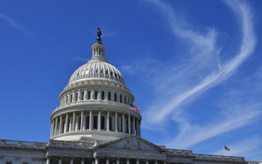 USA: Kongres przyjął pakiet stymulacyjny warty 900 mld dolarów