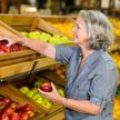 Sklepy muszą zabiegać o klientów wśród seniorów