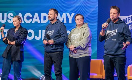 Prezydent stolicy Rafał Trzaskowski (P), minister edukacji Barbara Nowacka (L), sekretarz stanu w ME