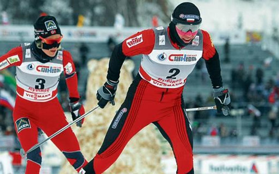 Justyna Kowalczyk w Rybińsku na 10 km była siódma, w biegu łączonym druga i prowadzi w PŚ z przewagą