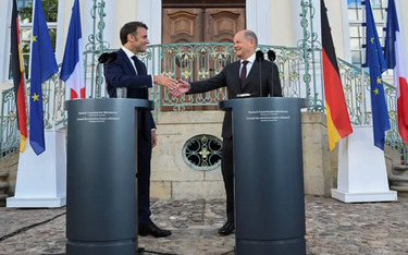 Emmanuel Macron i Olaf Scholz w Berlinie