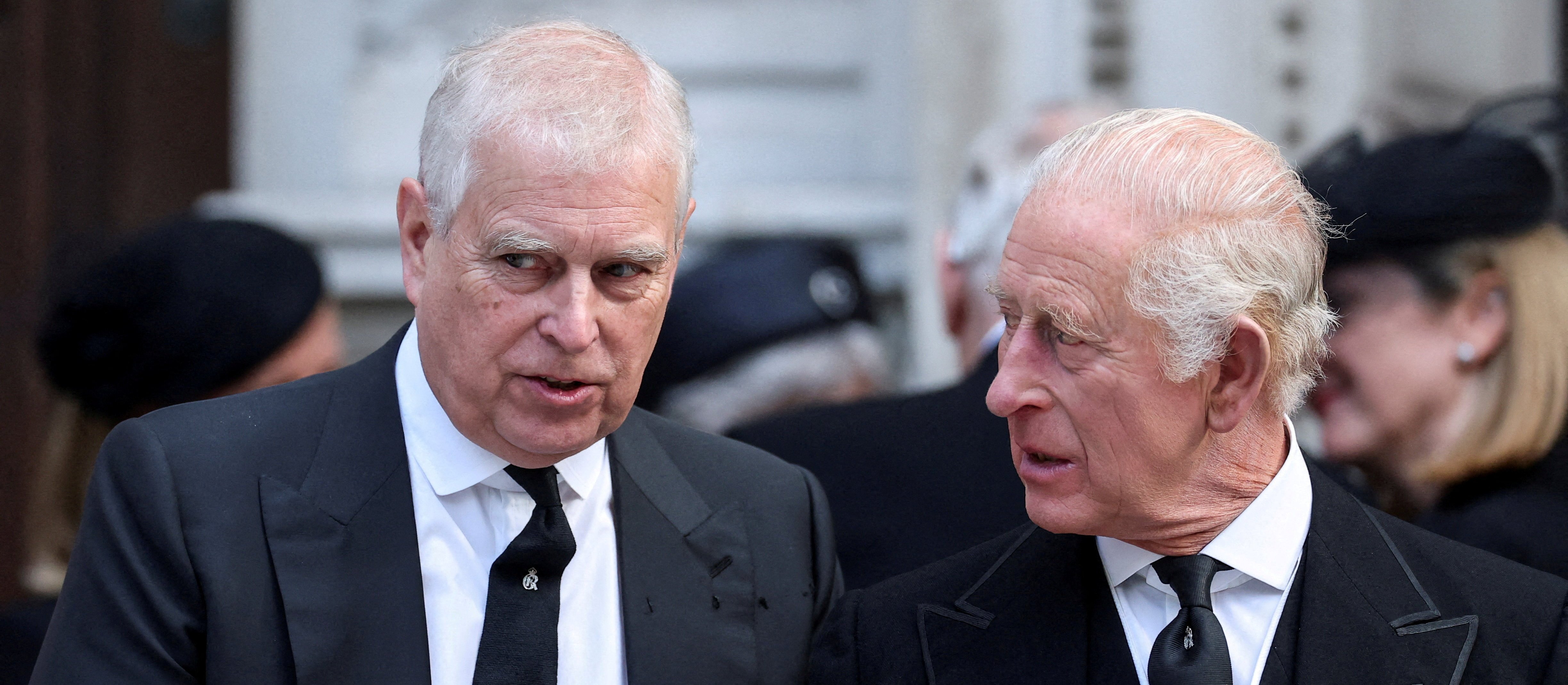 „Niewybaczalne”. Monarchistka staje przeciw Andrzejowi i broni decyzji Karola