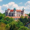 Perłą architektury jest Wiśnicz kupiony przez Sebastiana Lubomirskiego w 1593 r.