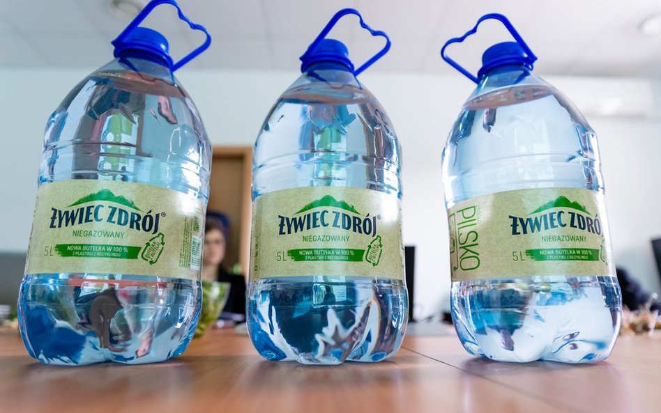 Żywiec Zdrój wprowadza butelkę w całości z PET z recyklingu