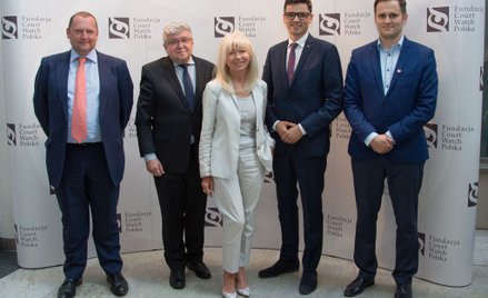 Jury finałowe: (od lewej) Mec. Jarosław Iwanicki z Kancelarii Allen & Overy, SNSA prof. ALK dr hab. 