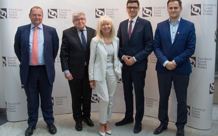 Jury finałowe: (od lewej) Mec. Jarosław Iwanicki z Kancelarii Allen & Overy, SNSA prof. ALK dr hab. 