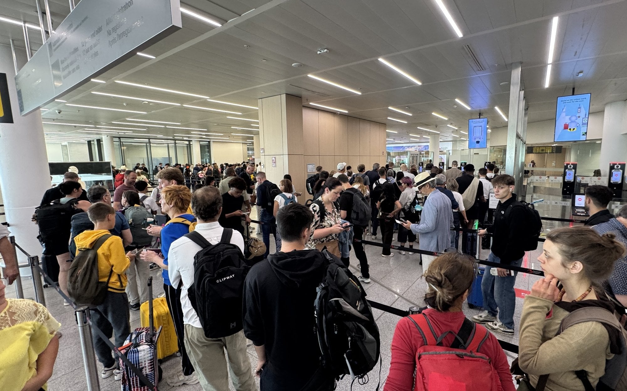 Chaos na europejskim niebie. Linie, lotniska i kontrolerzy przerzucają się winą