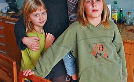 Bizneswoman z dziecięcym wózkiem