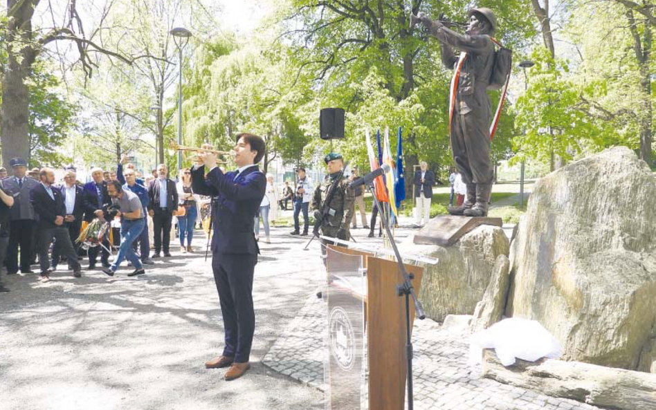 Pomnik Emila Czecha, współfinansowany przez Biuro Upamiętniania Walk i Męczeństwa IPN, odsłonięty w 