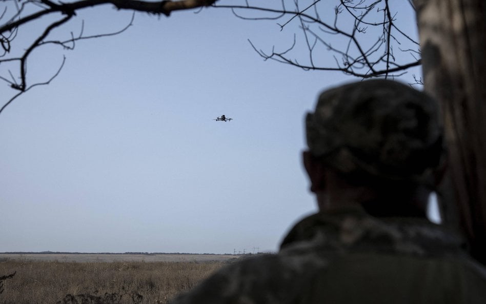 Ukraiński operator drona w obwodzie donieckim na Ukrainie