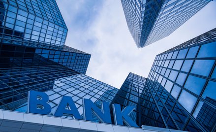 Banki pod presją nowych regulacji dotyczących przeciwdziałania praniu pieniędzy