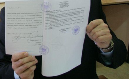 Czy zarząd wspólnoty ma prawo żądać kopii aktu notarialnego od właściciela?