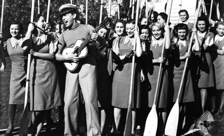 Żabczyński jako rozśpiewany Stefan Frankiewicz w „Zapomnianej melodii”, 1938 r.