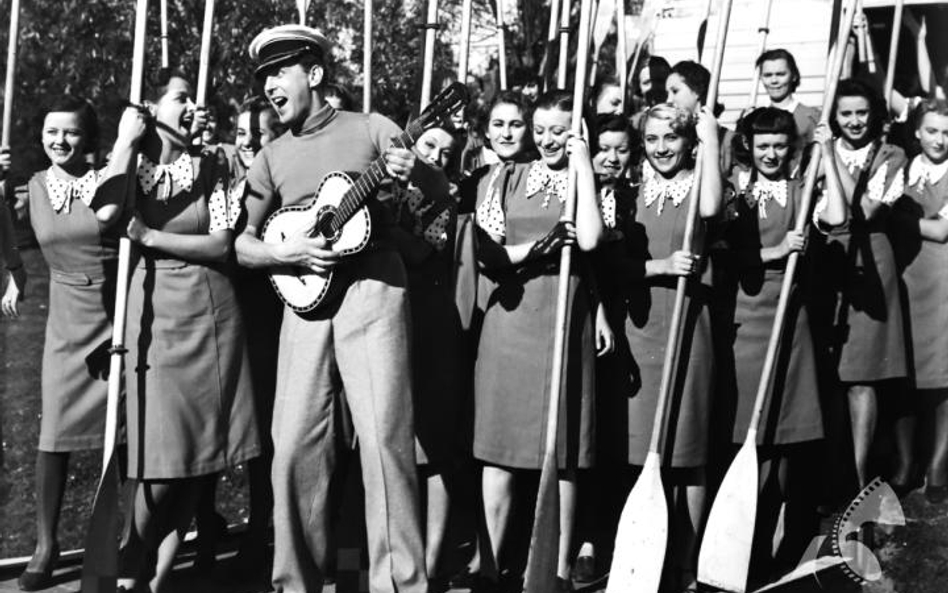 Żabczyński jako rozśpiewany Stefan Frankiewicz w „Zapomnianej melodii”, 1938 r.