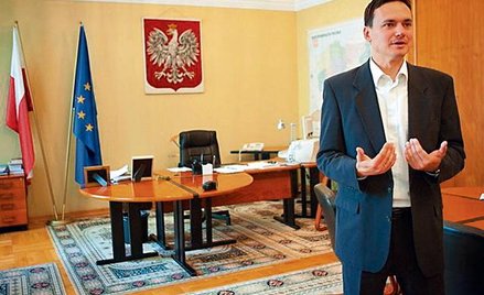 Jacek Cichocki, minister odpowiedzialny za służby specjalne, dostał w prezencie dwa drogie zegarki