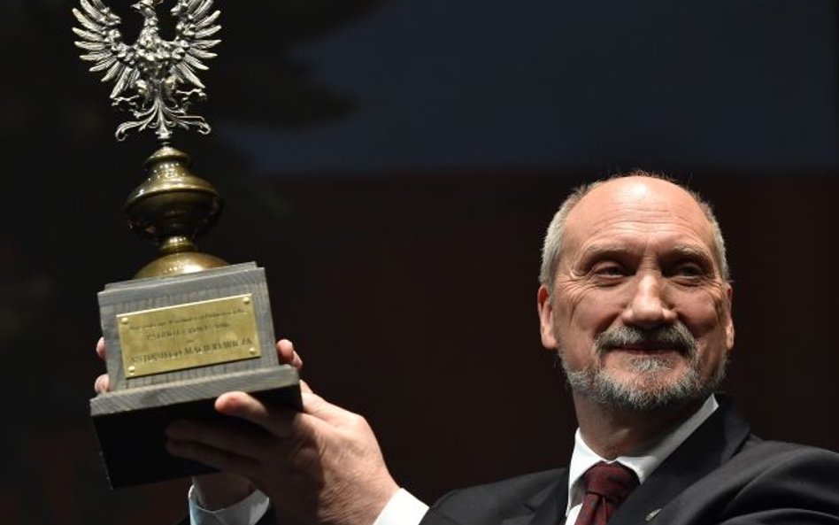 Michał Szułdrzyński: Macierewicz szkodzi nie tylko sobie