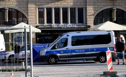 Policja na miejscu strzelaniny w okolicy jednego z hoteli przy ulicy Święty Marcin w Poznaniu