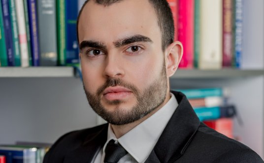 Jan Gałka, prawnik w dziale nieruchomości i prawa budowlanego w kancelarii Schampera, Dubis, Zając i