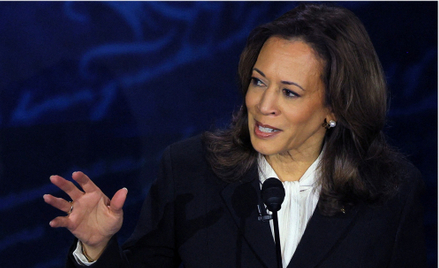 Z kogo śmieje się Kamala Harris