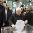 Jarosław Kaczyński głosuje