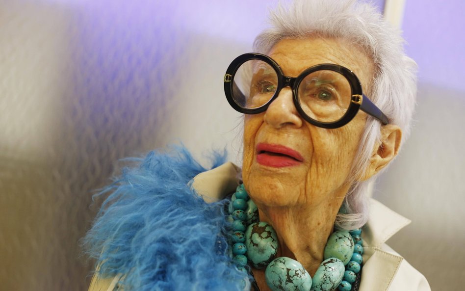 Iris Apfel zmarła 1 marca 2024 roku w wieku 102 lat.