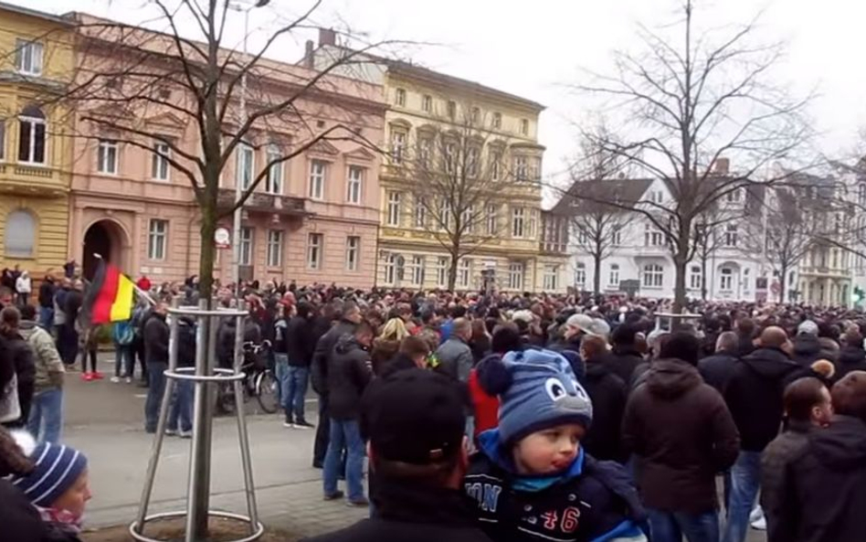 Cottbus ma problem z uchodźcami. Protest mieszkańców