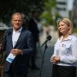 Podczas konferencji prasowej w Krakowie premier Donald Tusk udzielił poparcia senator KO Monice Piąt