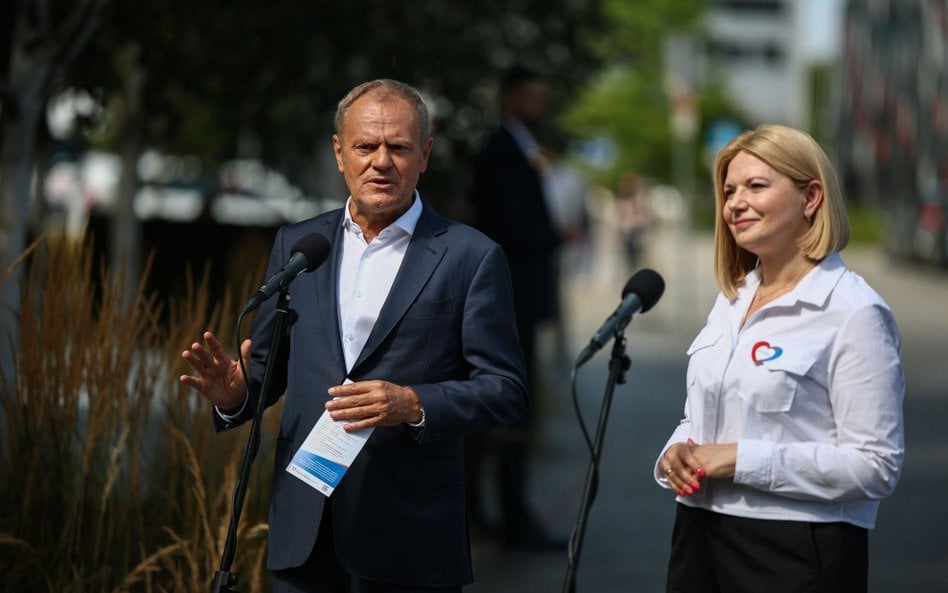 Podczas konferencji prasowej w Krakowie premier Donald Tusk udzielił poparcia dla senator KO Moniki 