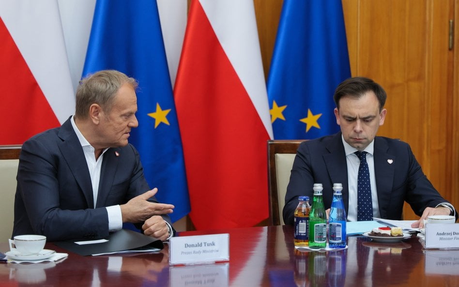 Premier Donald Tusk oraz minister finansów Andrzej Domański