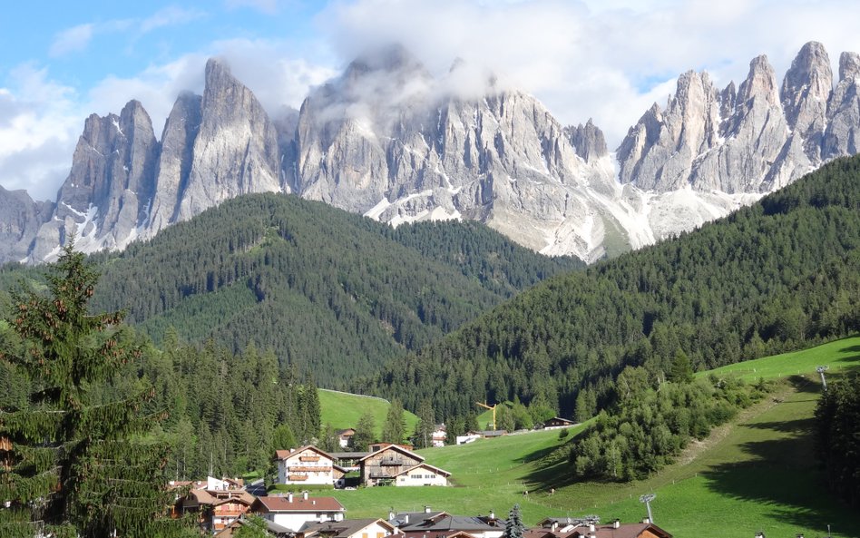 Panorama współczesnego Bolzano (niem. Bozen)