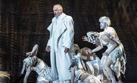 Przejmujący Andrzej Dobber jako tytułowy Holender