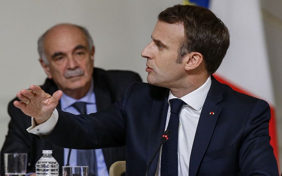Macron pobił swój rekord: Rozmawiał z intelektualistami przez osiem godzin