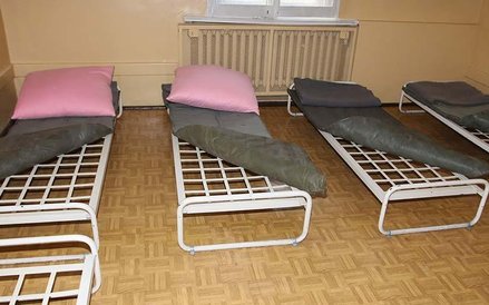 Sypialnia dla nieletnich w Policyjnej Izbie Dziecka w Poznaniu