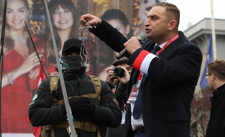 Robert Bąkiewicz i narodowcy cieszą się sympatią rządzących