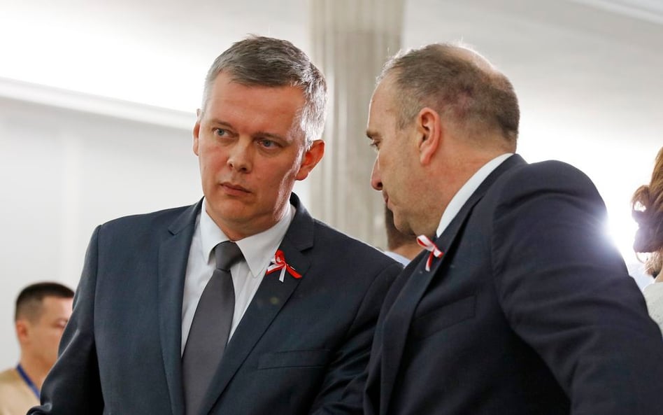 Grzegorz Schetyna i Tomasz Siemoniak obiektywnie szkodzą państwu, ale swoją partię przybliżają do su